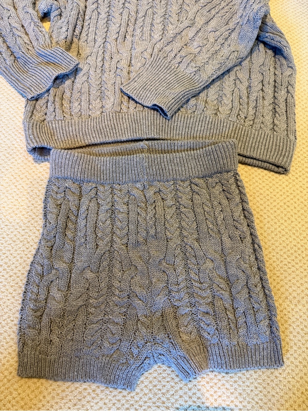 Cable Knit Two-Piece Lounge Set - Gray Women’s Pullover & Shorts